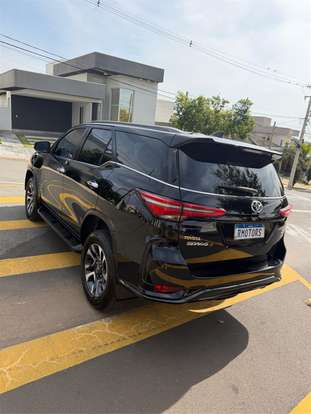 TOYOTA-HILUX SW4-2025