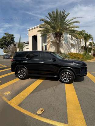 TOYOTA-HILUX SW4-2.8 D-4D TURBO DIESEL SRX PLATINUM 7L 4X4 AUTOMÁTICO TOYOTA-HILUX SW4-2025