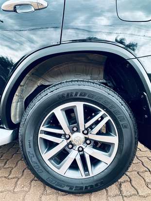 TOYOTA-HILUX SW4-2016