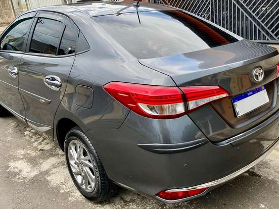 TOYOTA-YARIS-2022