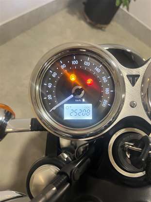TRIUMPH-BONNEVILLE T120 1200-2018
