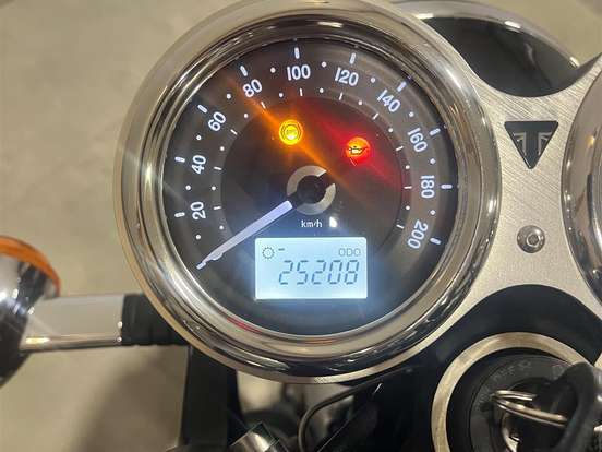 TRIUMPH-BONNEVILLE T120 1200 TRIUMPH-BONNEVILLE T120 1200-2018