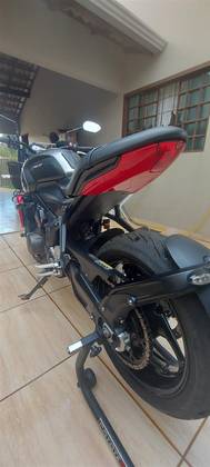 TRIUMPH TRIDENT 660 
