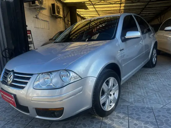 VOLKSWAGEN BORA 2.0 MI 8V FLEX 4P AUTOMÁTICO VOLKSWAGEN BORA 2.0 MI 8V FLEX 4P AUTOMÁTICO