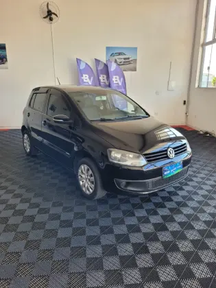 VOLKSWAGEN FOX 1.0 MI TREND 8V FLEX 4P MANUAL VOLKSWAGEN FOX 1.0 MI TREND 8V FLEX 4P MANUAL