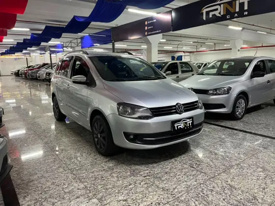 VOLKSWAGEN FOX 1.6 MI 8V FLEX 4P AUTOMATIZADO VOLKSWAGEN FOX 1.6 MI 8V FLEX 4P AUTOMATIZADO