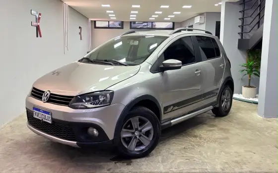 VOLKSWAGEN FOX 1.6 MI 8V FLEX 4P MANUAL VOLKSWAGEN FOX 1.6 MI 8V FLEX 4P MANUAL