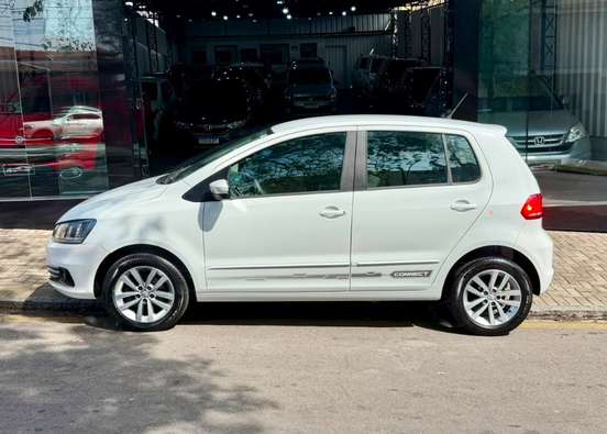 VOLKSWAGEN-FOX-2017