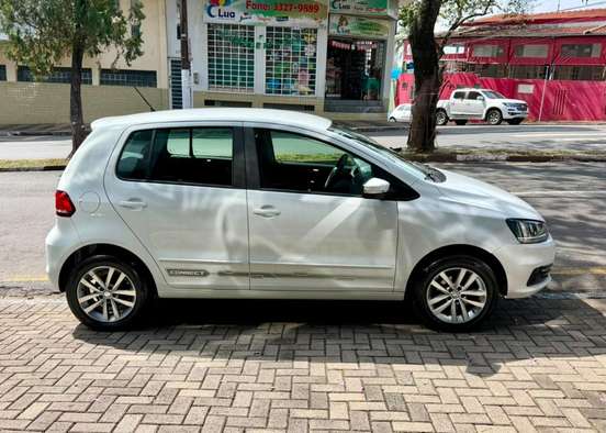 VOLKSWAGEN-FOX-1.6 MSI TOTAL FLEX CONNECT 4P MANUAL VOLKSWAGEN-FOX-2017