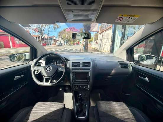 VOLKSWAGEN-FOX-2017