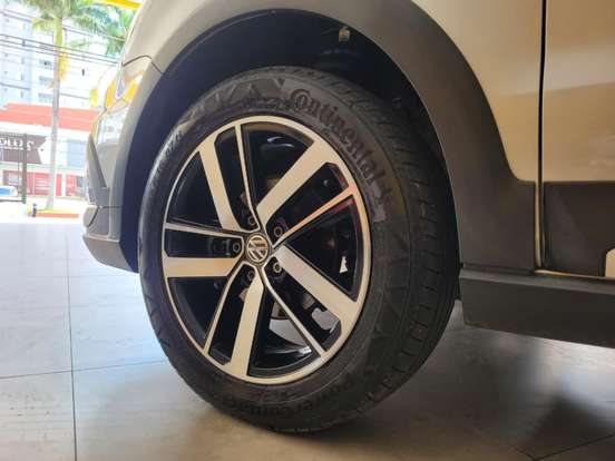 VOLKSWAGEN-FOX-1.6 MSI TOTAL FLEX XTREME 4P MANUAL VOLKSWAGEN-FOX-2020