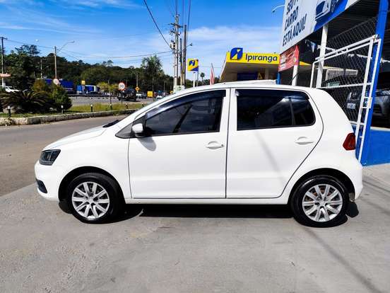 VOLKSWAGEN-FOX-2016