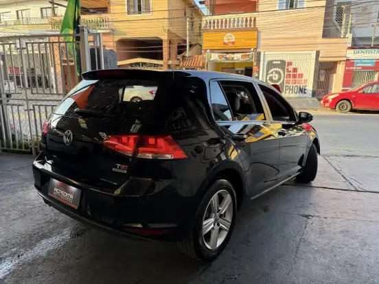 VOLKSWAGEN-GOLF-2015
