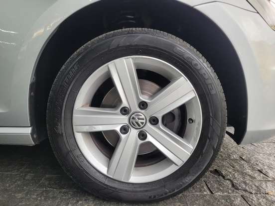 VOLKSWAGEN-GOLF-2014