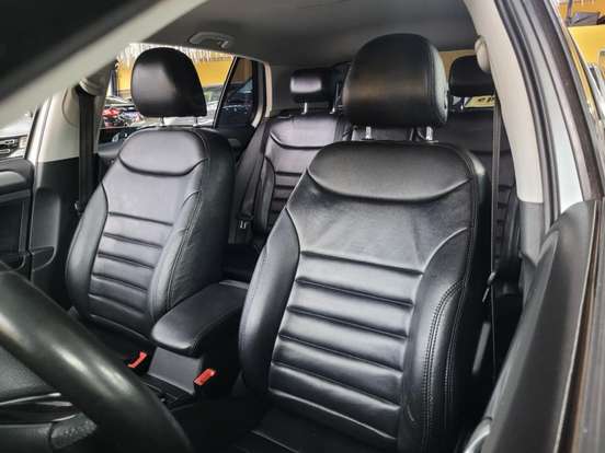 VOLKSWAGEN-GOLF-2014