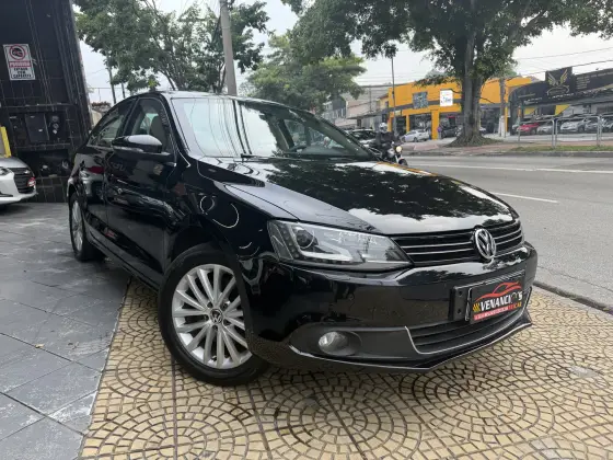 VOLKSWAGEN JETTA 2.0 TSI HIGHLINE 211CV GASOLINA 4P TIPTRONIC VOLKSWAGEN JETTA 2.0 TSI HIGHLINE 211CV GASOLINA 4P TIPTRONIC