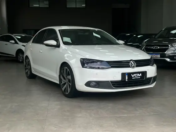 VOLKSWAGEN JETTA 2.0 TSI HIGHLINE 211CV GASOLINA 4P TIPTRONIC
