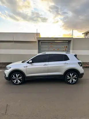 VOLKSWAGEN-T-CROSS-1.4 250 TSI TOTAL FLEX HIGHLINE AUTOMÁTICO VOLKSWAGEN-T-CROSS-2020