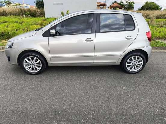 VOLKSWAGEN-FOX-2014
