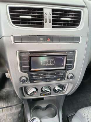 VOLKSWAGEN-FOX-2014