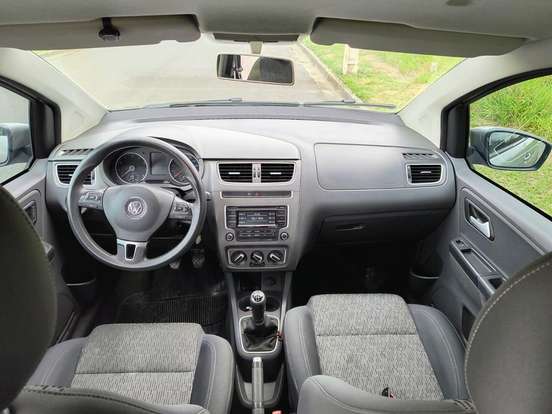 VOLKSWAGEN-FOX-1.0 MI 8V FLEX 4P MANUAL VOLKSWAGEN-FOX-2014