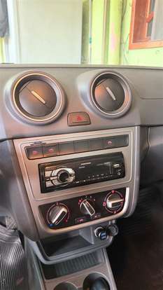 VOLKSWAGEN-GOL-2013