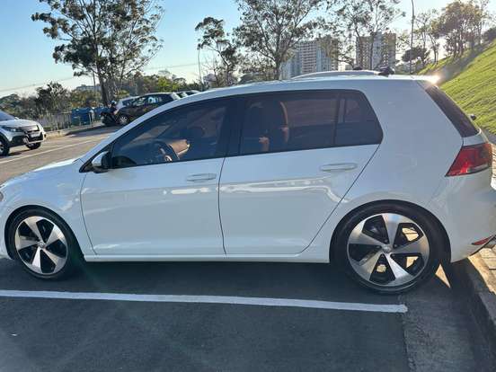 VOLKSWAGEN-GOLF-1.0 TSI COMFORTLINE 12V TOTAL FLEX 4P MANUAL VOLKSWAGEN-GOLF-2017