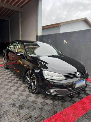 VOLKSWAGEN JETTA 2.0 COMFORTLINE FLEX 4P MANUAL