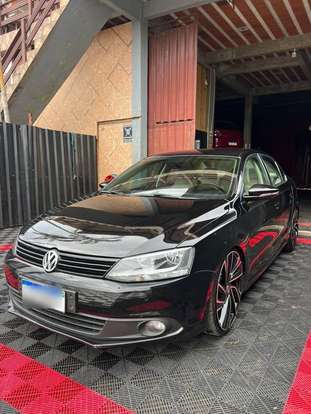 VOLKSWAGEN-JETTA-2011