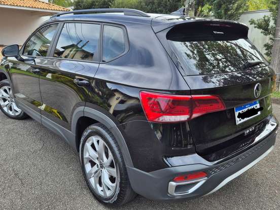 VOLKSWAGEN-TAOS-2022