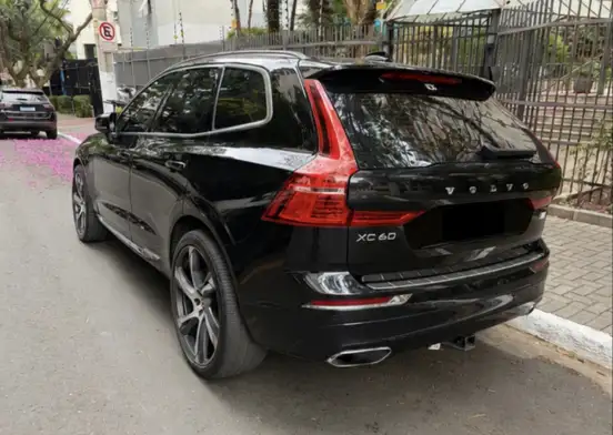 VOLVO-XC60-2021