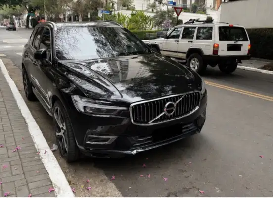 VOLVO-XC60-2021