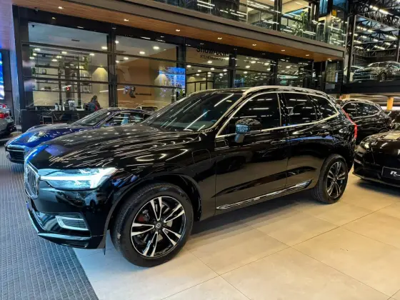 VOLVO XC60 2.0 T8 HYBRID MOMENTUM AWD GEARTRONIC VOLVO XC60 2.0 T8 HYBRID MOMENTUM AWD GEARTRONIC