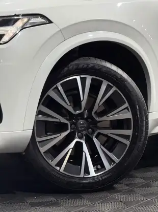 VOLVO-XC90-2019