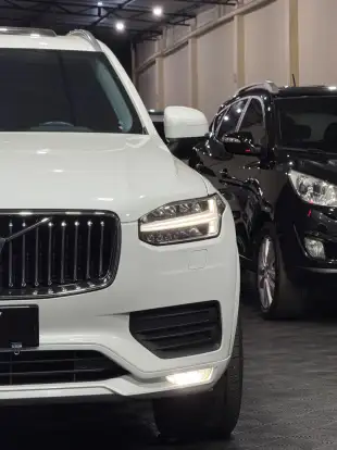 VOLVO-XC90-2019