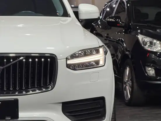 VOLVO-XC90-2.0 T6 GASOLINA MOMENTUM AWD GEARTRONIC VOLVO-XC90-2019