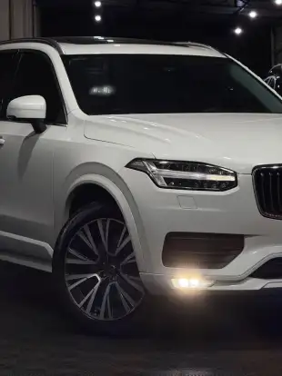 VOLVO-XC90-2019