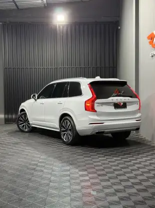 VOLVO-XC90-2019