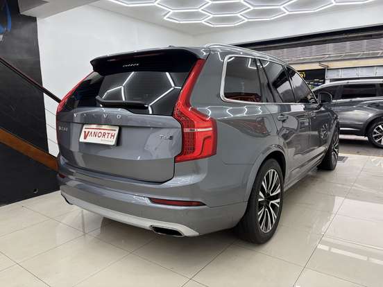 VOLVO-XC90-2020