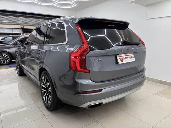 VOLVO-XC90-2020