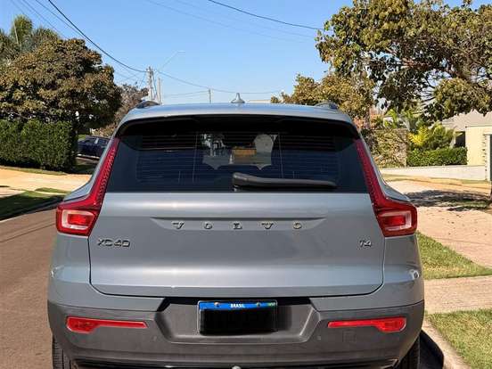 VOLVO-XC40-2.0 T4 GASOLINA MOMENTUM GEARTRONIC VOLVO-XC40-2020