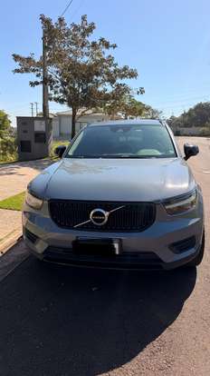 VOLVO-XC40-2020