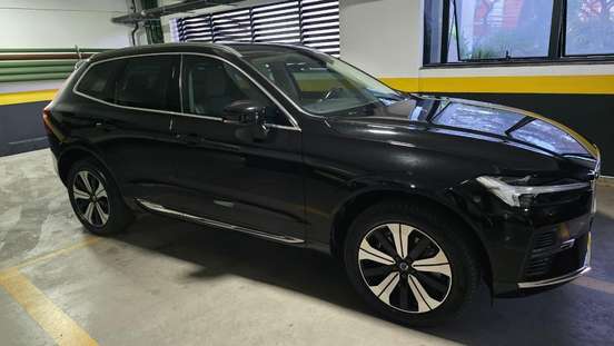 VOLVO-XC60-2023