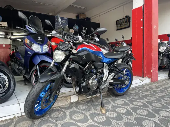YAMAHA MT-07 
