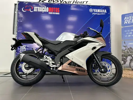 YAMAHA YZF R15 