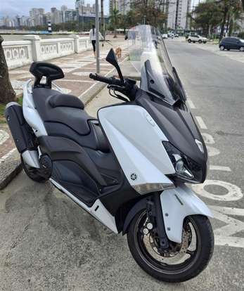 YAMAHA-TMAX-2013