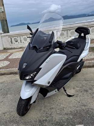 YAMAHA-TMAX-2013