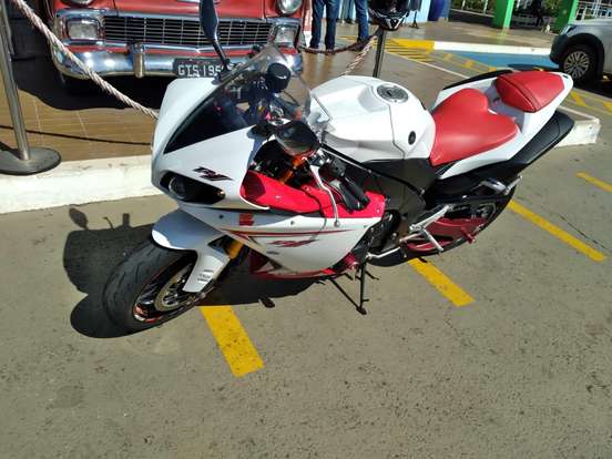 YAMAHA-YZF R1-2009