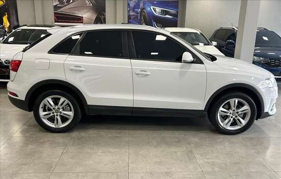 AUDI-Q3-2015