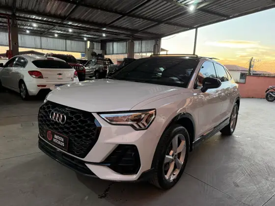 AUDI Q3 2.0 40 TFSI GASOLINA SPORTBACK PERFORMANCE BLACK QUATTRO TIPTRONIC AUDI Q3 2.0 40 TFSI GASOLINA SPORTBACK PERFORMANCE BLACK QUATTRO TIPTRONIC